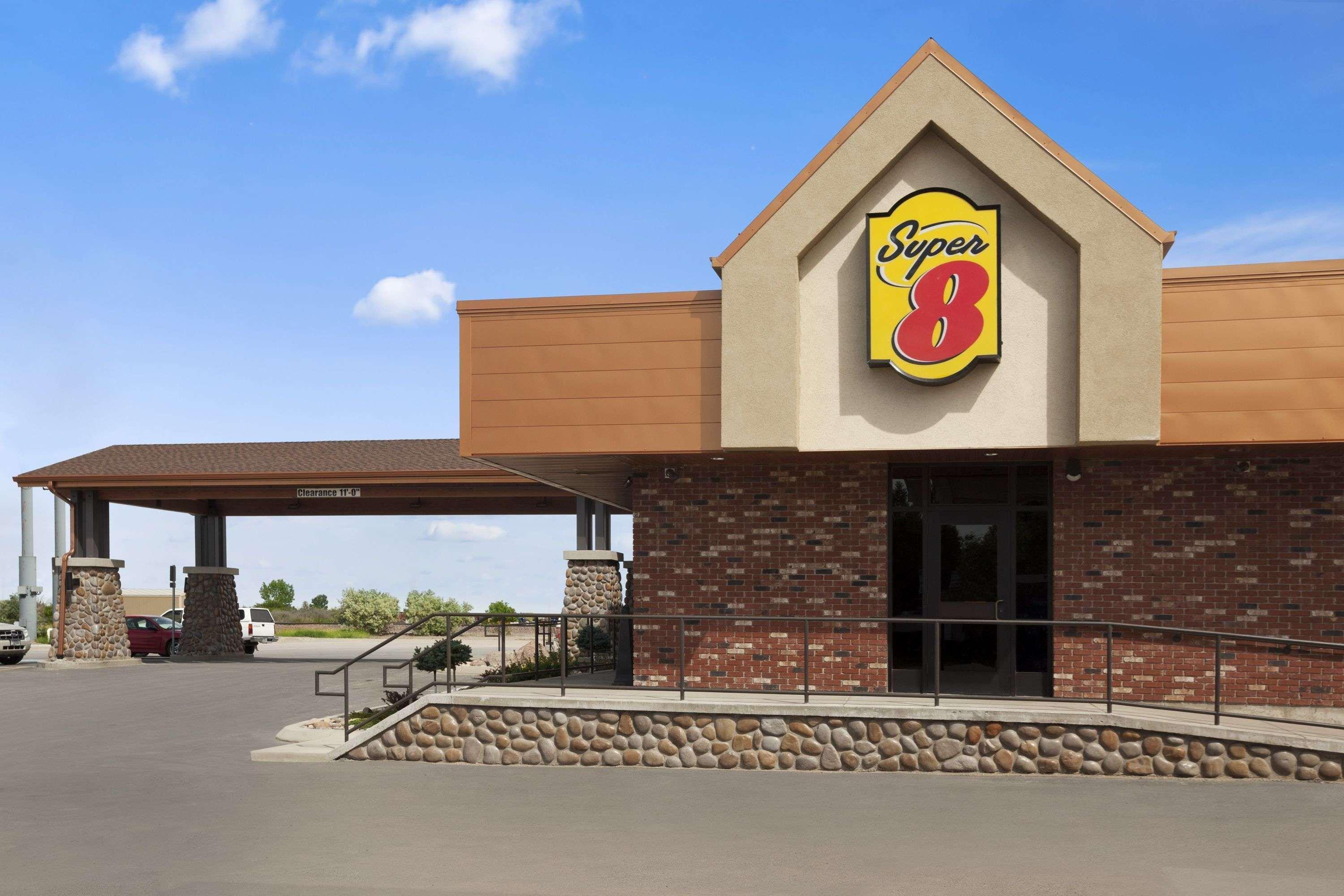 Hotel Super 8 By Wyndham Conrad Extérieur photo